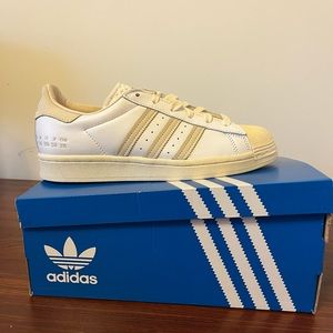Adidas superstar size 6 mens / womens 7.5 new never worn. No box